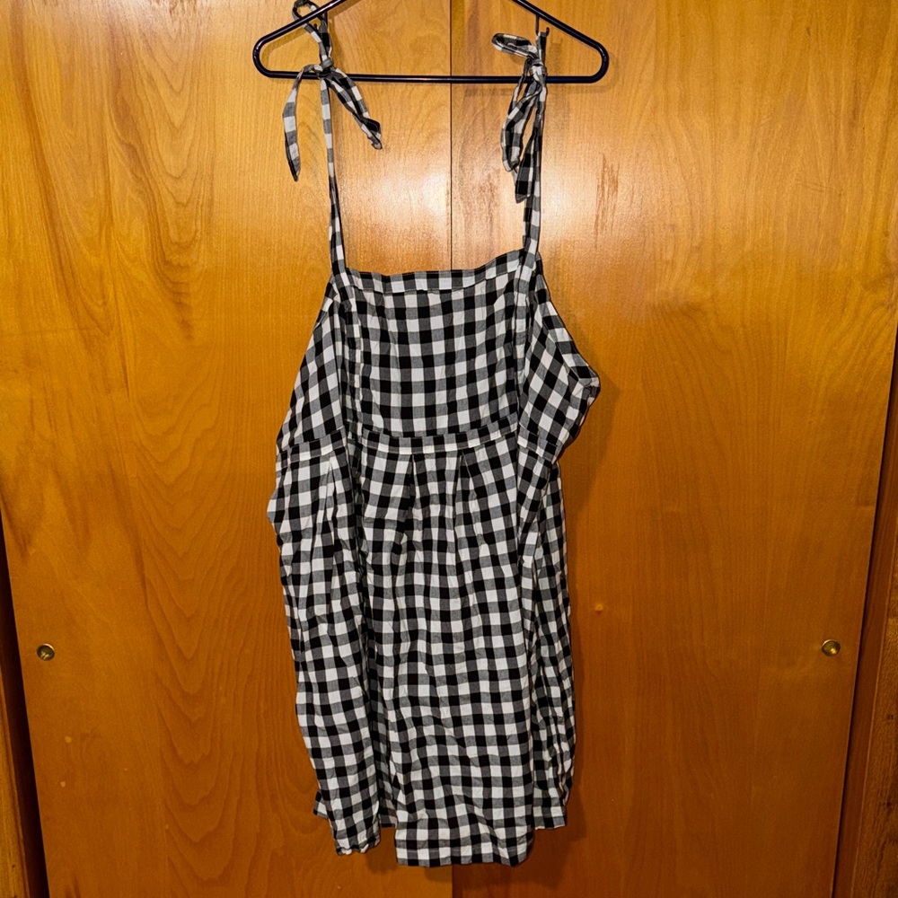Old Navy Checkered Black and White Skirt